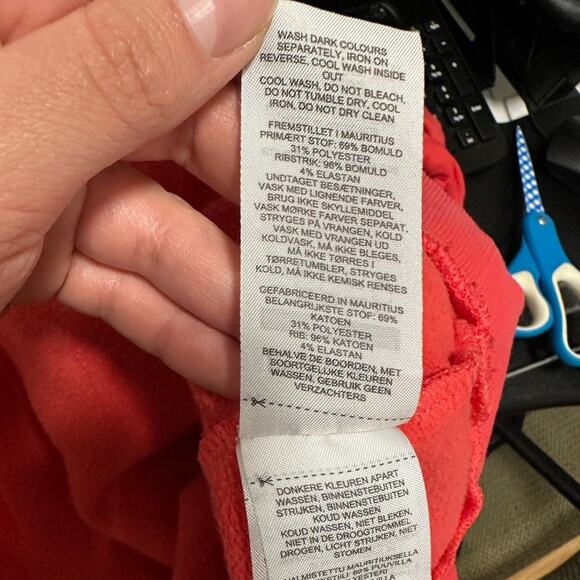 Gymshark Red Training Hoodie Size Medium - Picture 4 of 5